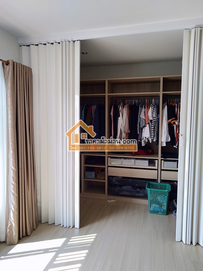 ฉากกั้นห้องทึบ